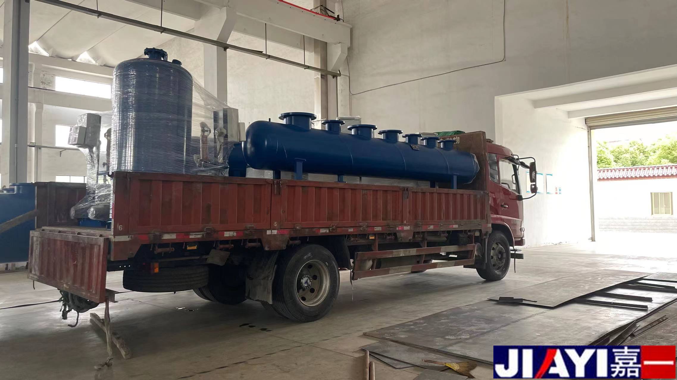 广东珠海专车直达分、集水器2台，全自动加药装置3套，定压补水机组2套，全自动软水器1台，